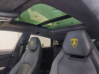 Lamborghini Urus 2021-thumb-32