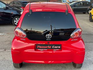 Toyota Aygo 2012-thumb-9