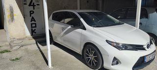 Καπό Toyota Auris 2013, λευκού χρώματος 