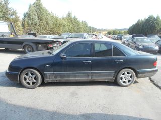 Mercedes-Benz E 200 1997-thumb-2