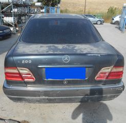Mercedes-Benz E 200 1997-thumb-1