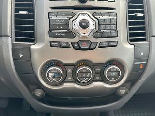 Ford Ranger 2015  Double Cabin 2.2 TDCi Limited Automatic-thumb-63