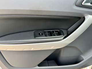 Ford Ranger 2015  Double Cabin 2.2 TDCi Limited Automatic-thumb-44