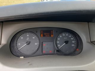 Opel Vivaro 2007-thumb-4