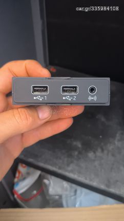 Θύρες USB και aux