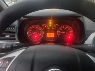 Fiat Punto 2012-thumb-5