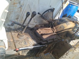 Τρακτέρ Lamborghini 1981 704 ΓΙΑ ΑΝΤΑΛΛΑΚΤΙΚΆ -thumb-4