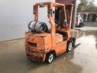 Nissan 2000-thumb-2