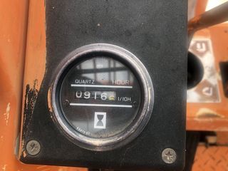 Nissan 2000-thumb-4