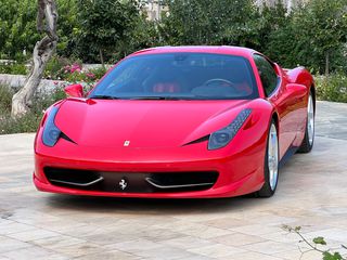 Ferrari 458 Italia 2010-thumb-8