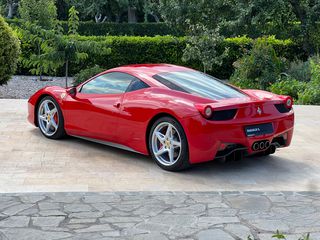 Ferrari 458 Italia 2010-thumb-9