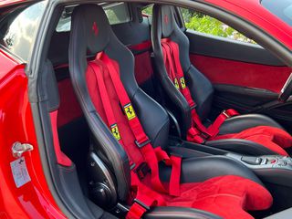 Ferrari 458 Italia 2010-thumb-18
