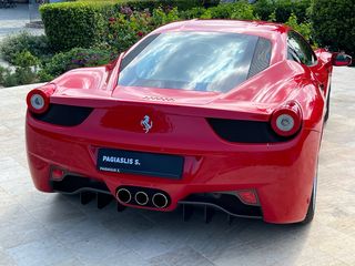 Ferrari 458 Italia 2010-thumb-33