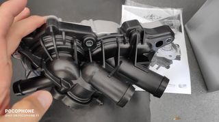 αντλία νερού ποιότητα OEM, made in Germany, με γνήσιο κωδικό : 04C121600 K , ειναι κομπλε μαζι με το πλαστικο περιβλημα και με τον θερμοστατη . 538036310 INA .
