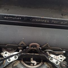 Γραφομηχανή REMINGTON-thumb-2