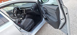 Toyota Auris 2016-thumb-19