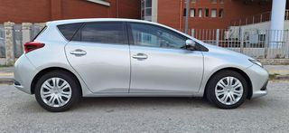 Toyota Auris 2016-thumb-2