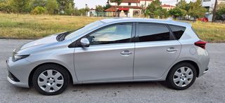 Toyota Auris 2016-thumb-6