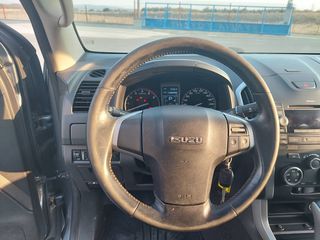 Isuzu D-Max 2013-thumb-16