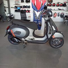 Piaggio Vespa GTS 300 '23