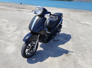 Piaggio Beverly 300i Tourer 2010-thumb-1