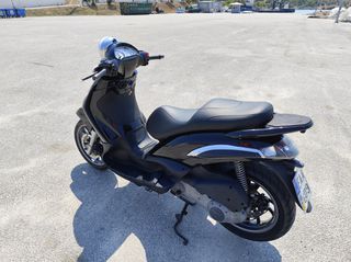 Piaggio Beverly 300i Tourer 2010-thumb-3