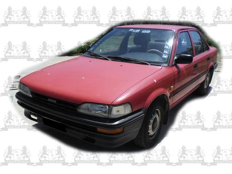 Διάφορα ανταλλακτικά από Toyota Corolla EE90 Sedan