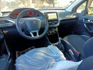 Peugeot 208 2015 1.2 VTi Style-thumb-15