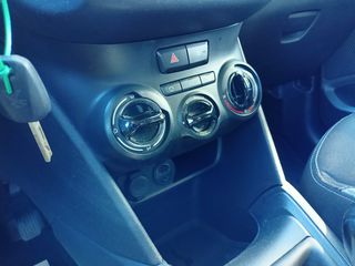 Peugeot 208 2015 1.2 VTi Style-thumb-25