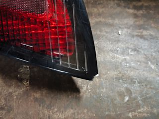 NISSAN PRIMERA (P11) 1999-2001 4ΘΥΡΟ ΠΙΣΩ ΔΕΞΙΟ ΦΑΝΑΡΙ ΕΣΩ (ΣΤΟ ΠΑΓΚΑΖ). ΜΙΚΡΟ ΣΠΑΣΙΜΟ ΣΤΗΝ ΓΩΝΙΑ.-thumb-1