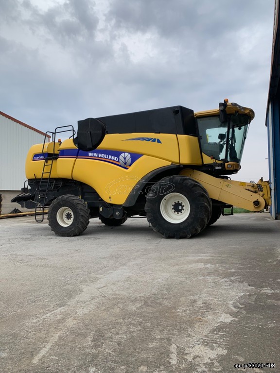 Θεριζοαλωνιστικές New Holland 2010 CX8070