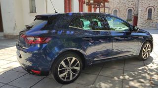 Renault Megane 2016 Bose-thumb-2