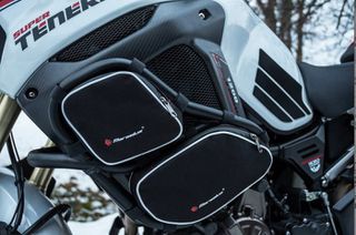 Τσαντάκια για κάγκελα Givi για Yamaha XTZ1200 Super Tenere 2010-2020 (4 τεμ.)