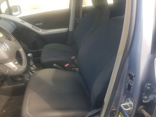 Toyota Yaris 2010 1.4  DIESEL-thumb-7