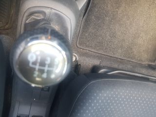 Toyota Yaris 2010 1.4  DIESEL-thumb-12