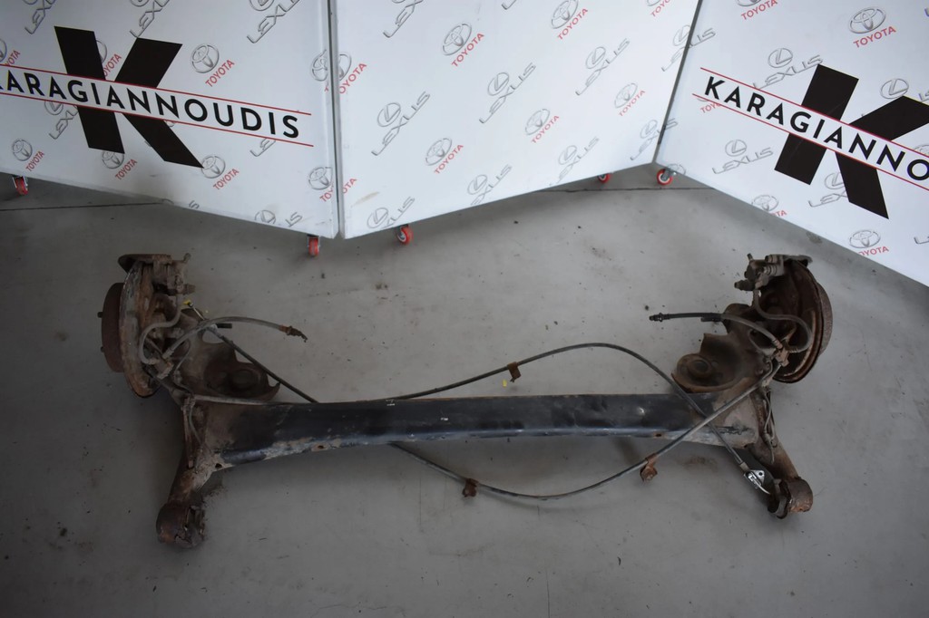 Toyota Yaris Verso 2003-2005 οπίσθιος άξονας με δισκόφρενα