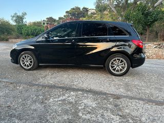 Mercedes-Benz B 200 2014 AUTOMATIC-thumb-6