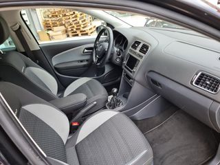Volkswagen Polo 2015 CROSS-NAVI-BOOK SERVICE-thumb-36