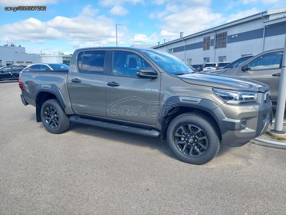 Toyota '23 New 2023  HILUX EXTRA CAB 2.8cc 4WD Invincible