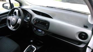 Toyota Yaris 2018 1.5 Hybrid AYTOMATO ACTIVE STEEL-thumb-12