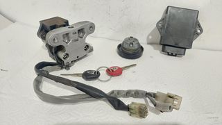 Κεντρικός διακόπτης κομπλέ από YAMAHA TMAX500 2008-2011 (4B5-W8250-12)-thumb-3