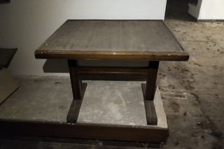 Τραπέζια και καρέκλες