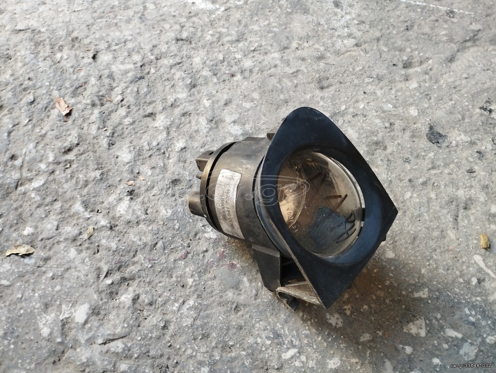 Audi A4.(99-01).Δεξιό προβολακι ομίχλης.