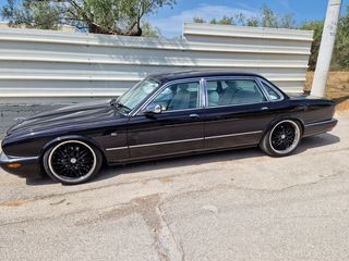 Jaguar XJ8 1999-thumb-3