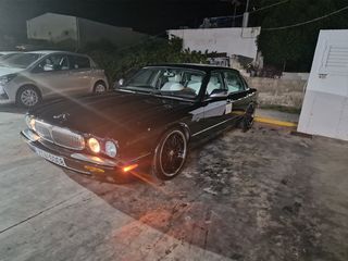 Jaguar XJ8 1999-thumb-2