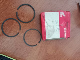 RI BOX) PISTON RING SET 0,25 HONDA PC50