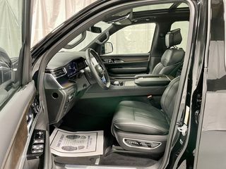 Jeep Wagoneer 2023-thumb-10