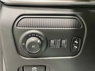 Jeep Wagoneer 2023-thumb-28