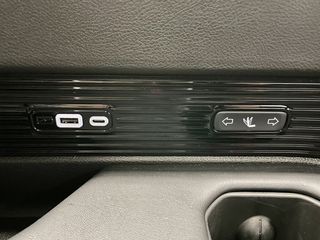 Jeep Wagoneer 2023-thumb-36