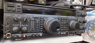 YAESU FT 1000 MARK V